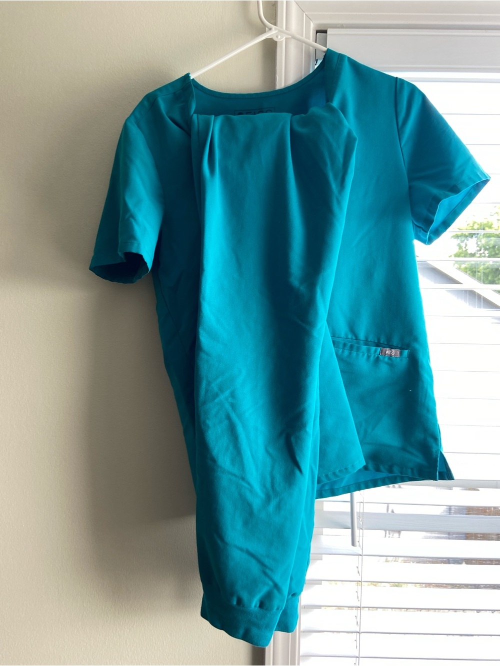 Figs scrubs
